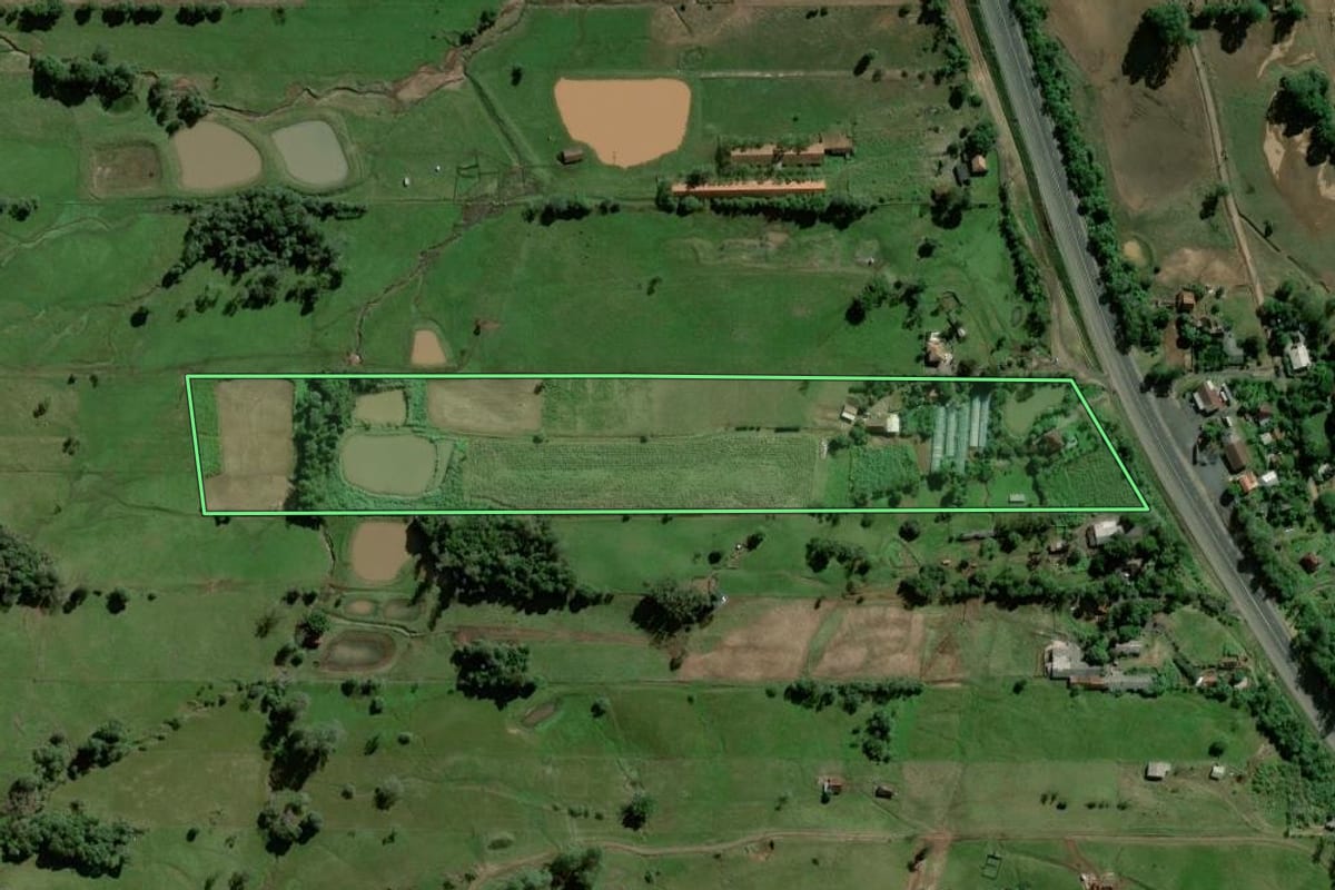 Imagem de satélite do imóvel rural em Marques de Souza (RS), com o contorno declarado no CAR desenhado por cima.