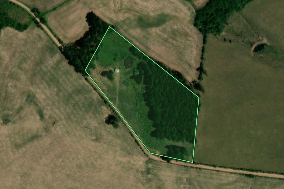 Imagem de satélite do imóvel rural em Mata (RS), com o contorno declarado no CAR desenhado por cima.