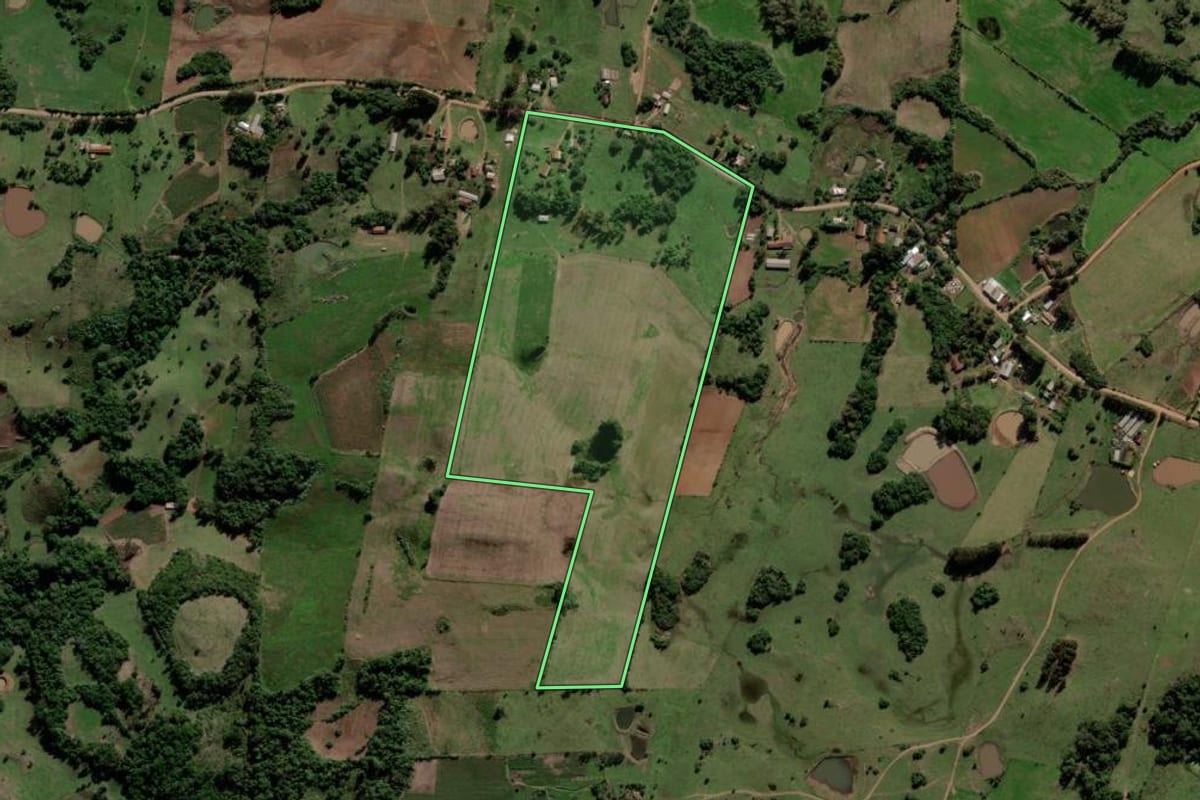 Imagem de satélite do imóvel rural em Mata (RS), com o contorno declarado no CAR desenhado por cima.