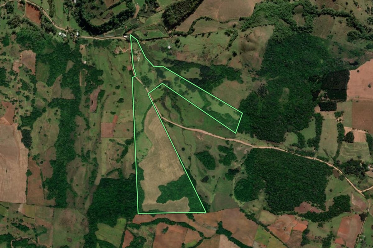 Imagem de satélite do imóvel rural em Mata (RS), com o contorno declarado no CAR desenhado por cima.