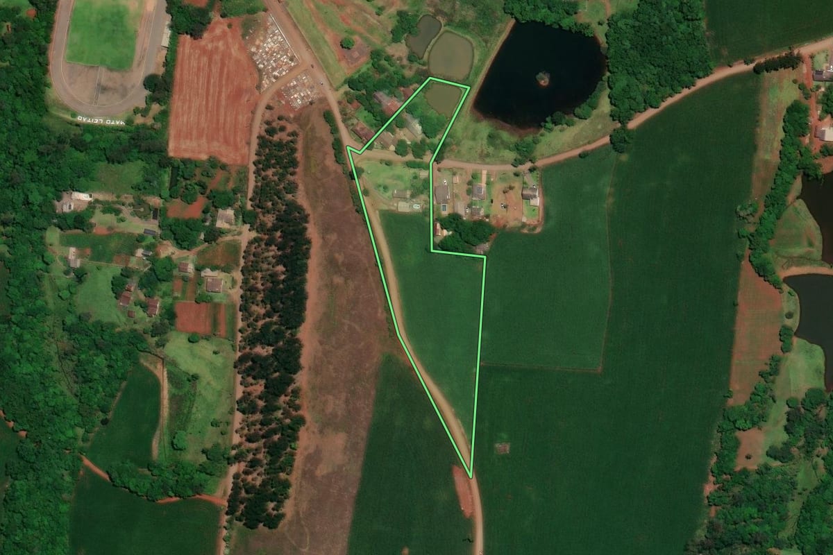 Imagem de satélite do imóvel rural em Mato Leitão (RS), com o contorno declarado no CAR desenhado por cima.