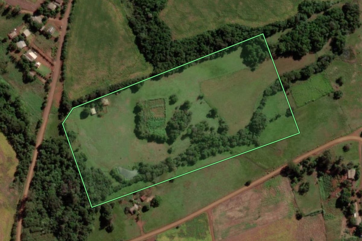 Imagem de satélite do imóvel rural em Mato Queimado (RS), com o contorno declarado no CAR desenhado por cima.