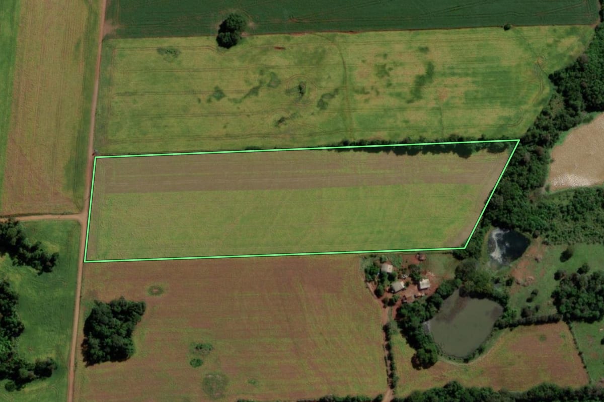 Imagem de satélite do imóvel rural em Mato Queimado (RS), com o contorno declarado no CAR desenhado por cima.