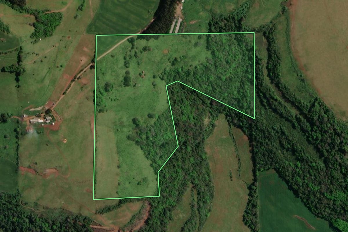 Imagem de satélite do imóvel rural em Maximiliano de Almeida (RS), com o contorno declarado no CAR desenhado por cima.