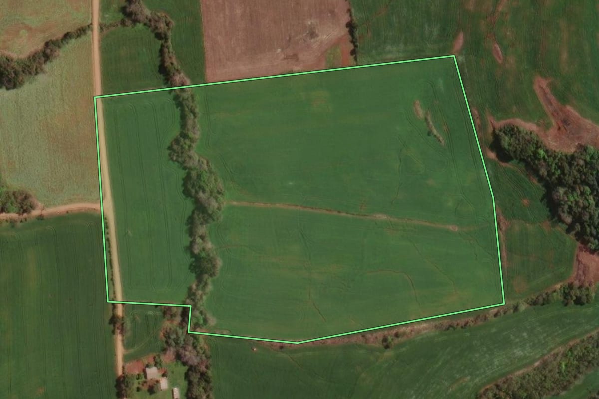 Imagem de satélite do imóvel rural em Maximiliano de Almeida (RS), com o contorno declarado no CAR desenhado por cima.