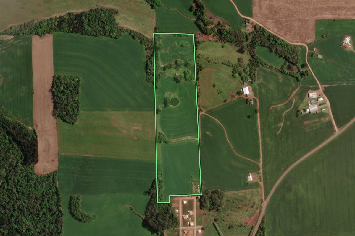 Imagem de satélite do imóvel rural em Maximiliano de Almeida (RS), com o contorno declarado no CAR desenhado por cima.