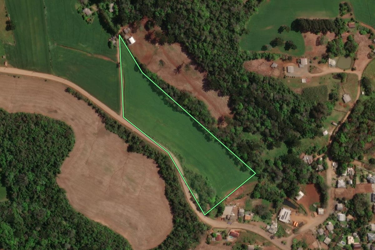 Imagem de satélite do imóvel rural em Maximiliano de Almeida (RS), com o contorno declarado no CAR desenhado por cima.