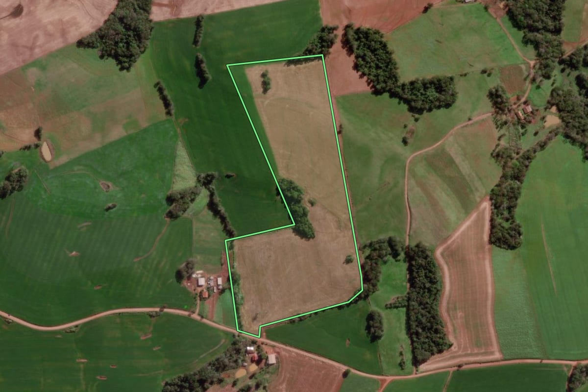 Imagem de satélite do imóvel rural em Miraguaí (RS), com o contorno declarado no CAR desenhado por cima.