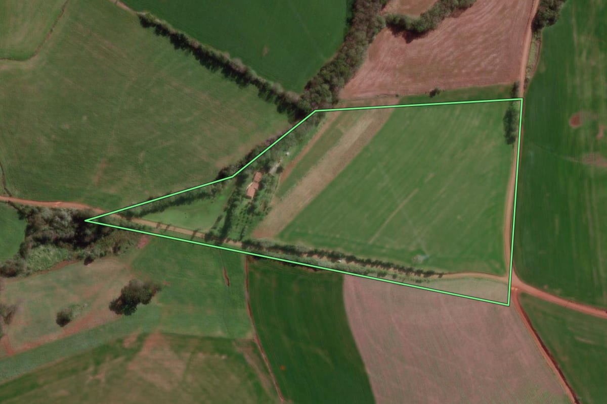 Imagem de satélite do imóvel rural em Miraguaí (RS), com o contorno declarado no CAR desenhado por cima.