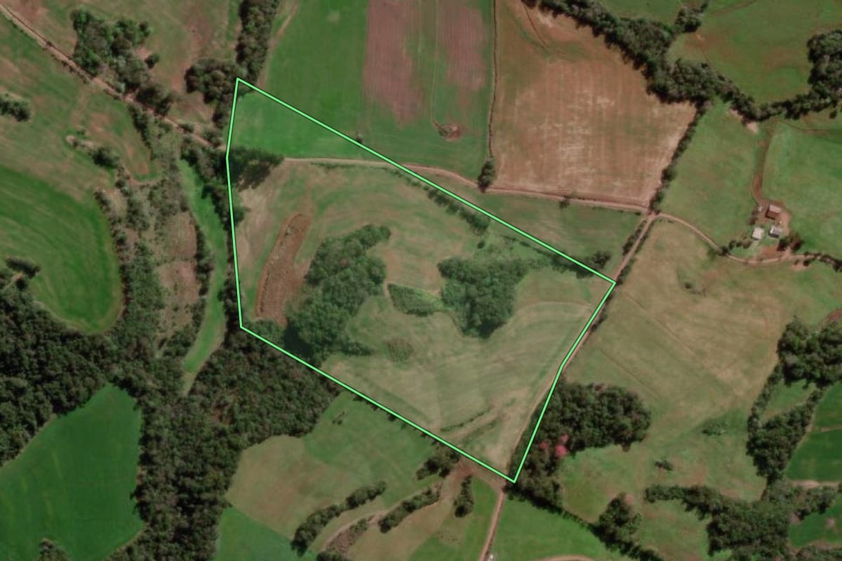 Imagem de satélite do imóvel rural em Miraguaí (RS), com o contorno declarado no CAR desenhado por cima.