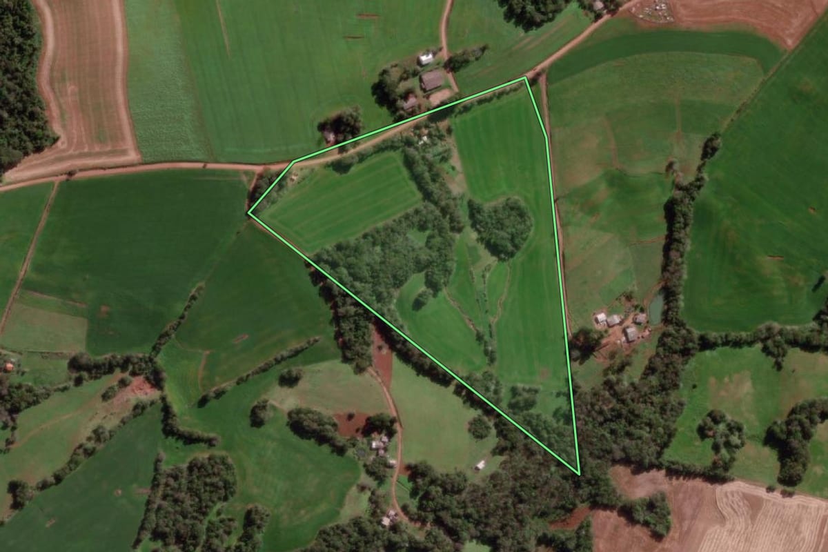 Imagem de satélite do imóvel rural em Miraguaí (RS), com o contorno declarado no CAR desenhado por cima.