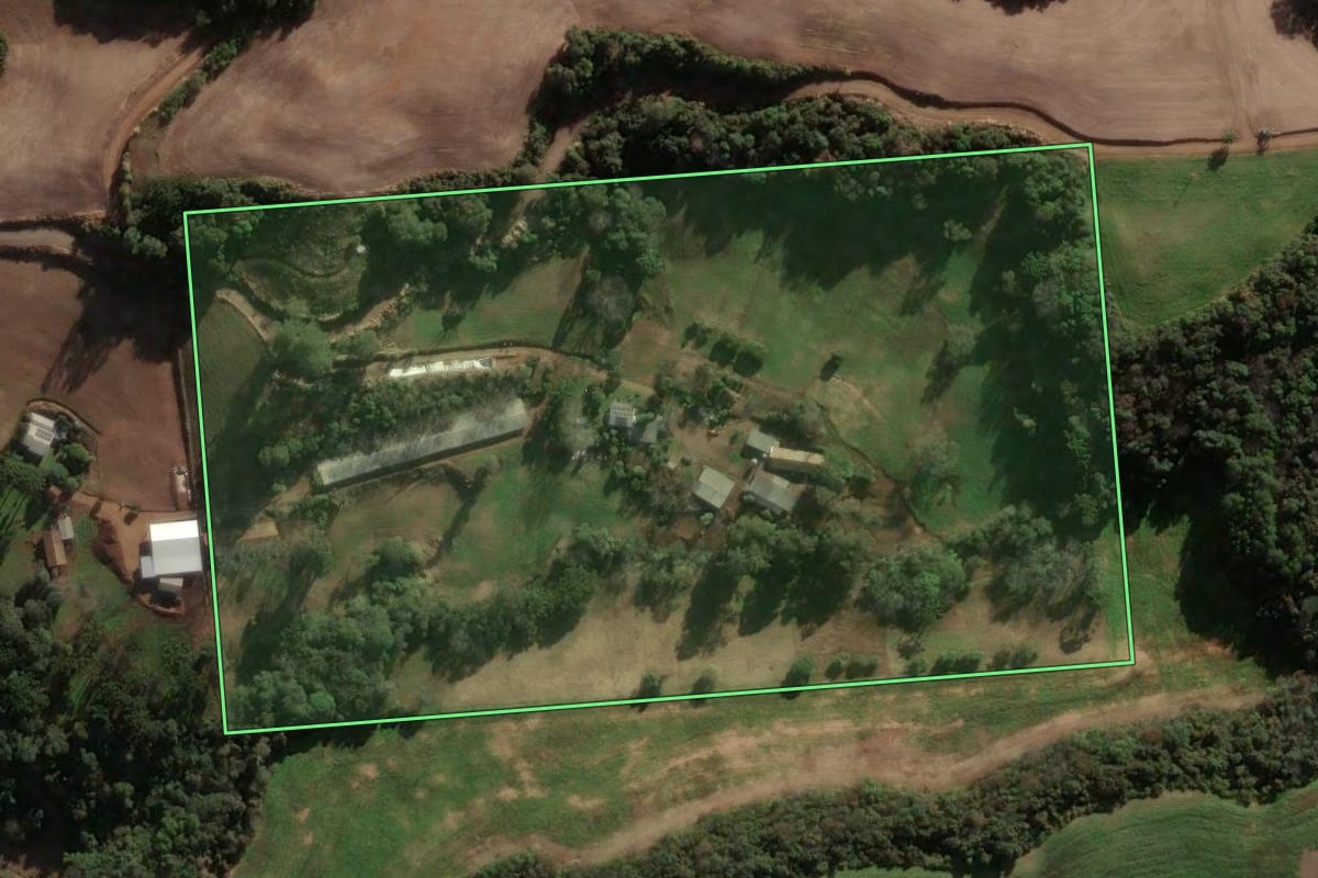 Imagem de satélite do imóvel rural em Montauri (RS), com o contorno declarado no CAR desenhado por cima.