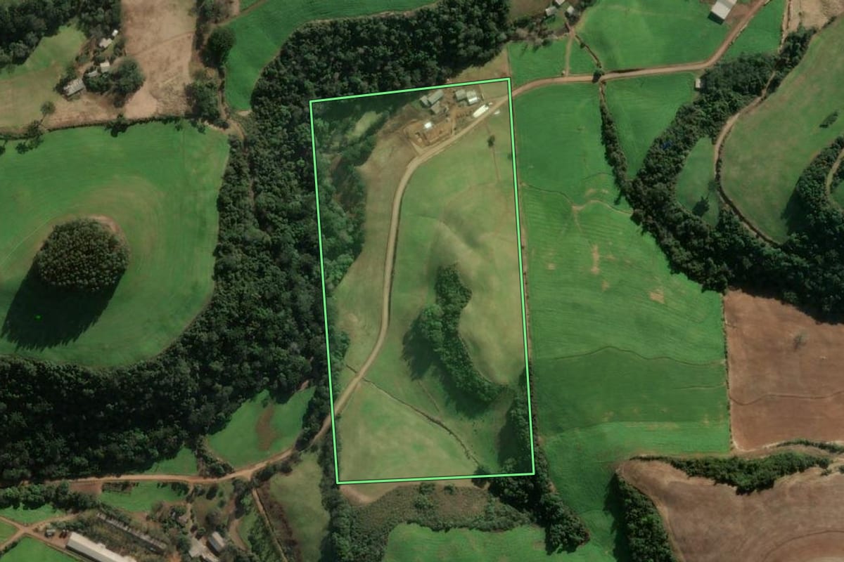 Imagem de satélite do imóvel rural em Montauri (RS), com o contorno declarado no CAR desenhado por cima.