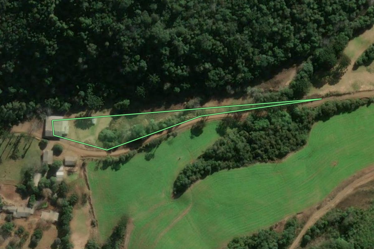 Imagem de satélite do imóvel rural em Montauri (RS), com o contorno declarado no CAR desenhado por cima.