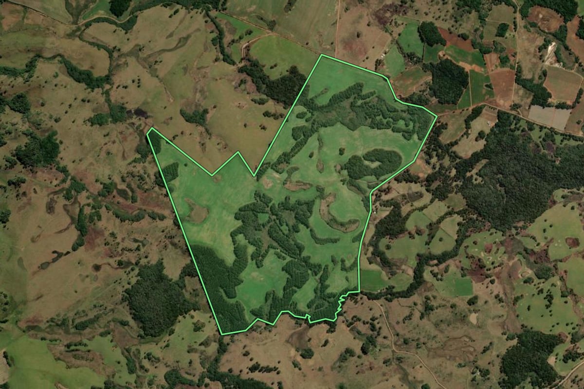 Imagem de satélite do imóvel rural em Monte Alegre dos Campos (RS), com o contorno declarado no CAR desenhado por cima.
