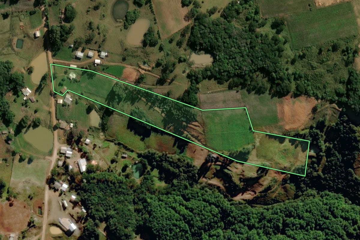 Imagem de satélite do imóvel rural em Monte Alegre dos Campos (RS), com o contorno declarado no CAR desenhado por cima.