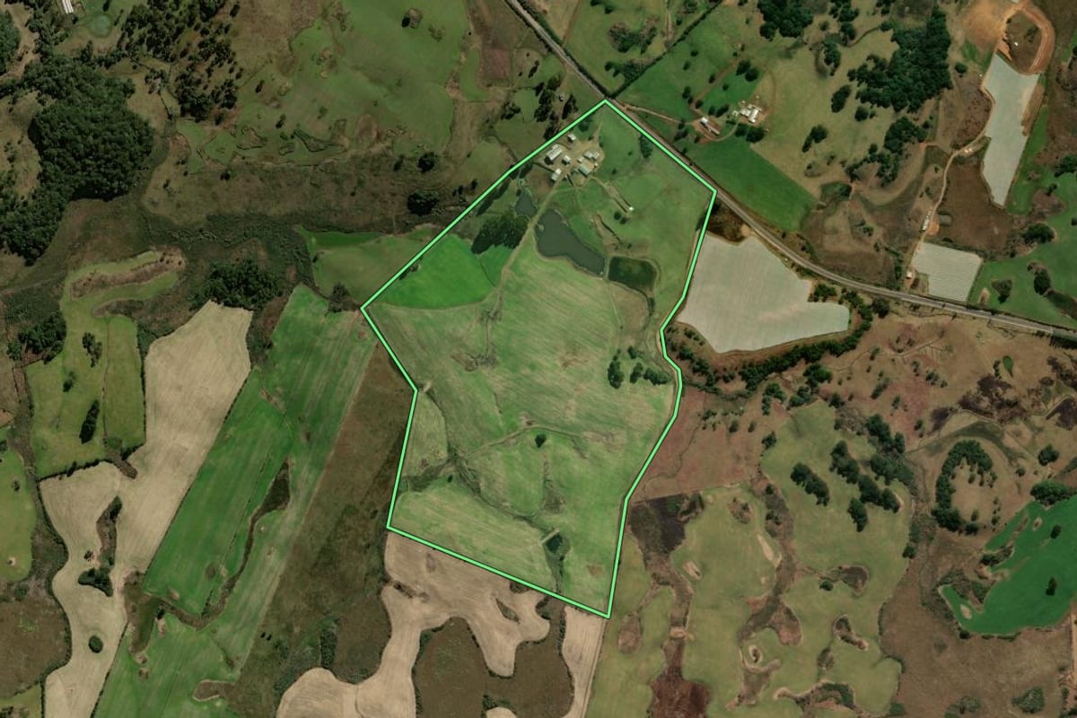 Imagem de satélite do imóvel rural em Monte Alegre dos Campos (RS), com o contorno declarado no CAR desenhado por cima.
