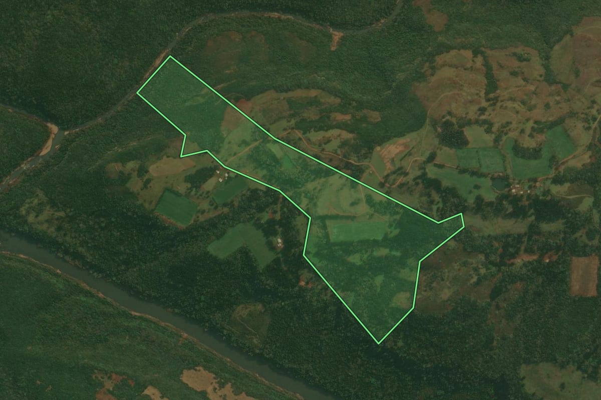 Imagem de satélite do imóvel rural em Monte Alegre dos Campos (RS), com o contorno declarado no CAR desenhado por cima.