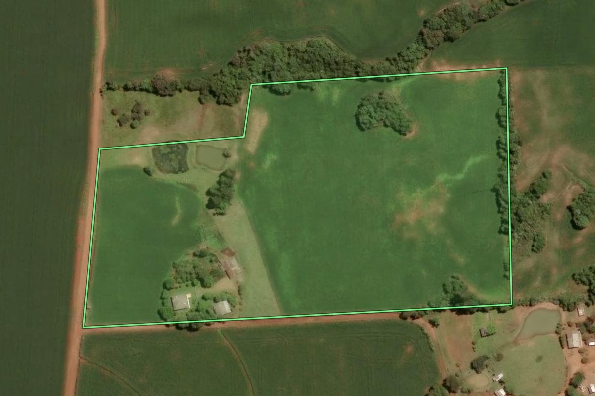 Imagem de satélite do imóvel rural em Mormaço (RS), com o contorno declarado no CAR desenhado por cima.