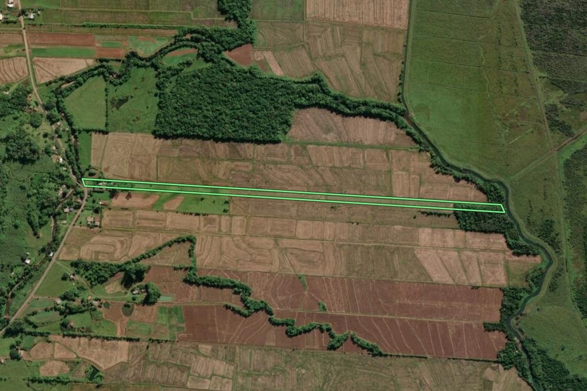 Imagem de satélite do imóvel rural em Morrinhos do Sul (RS), com o contorno declarado no CAR desenhado por cima.