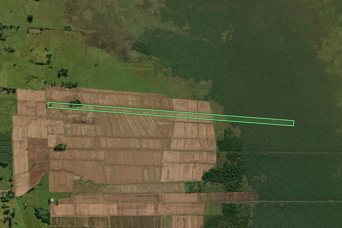 Imagem de satélite do imóvel rural em Morrinhos do Sul (RS), com o contorno declarado no CAR desenhado por cima.