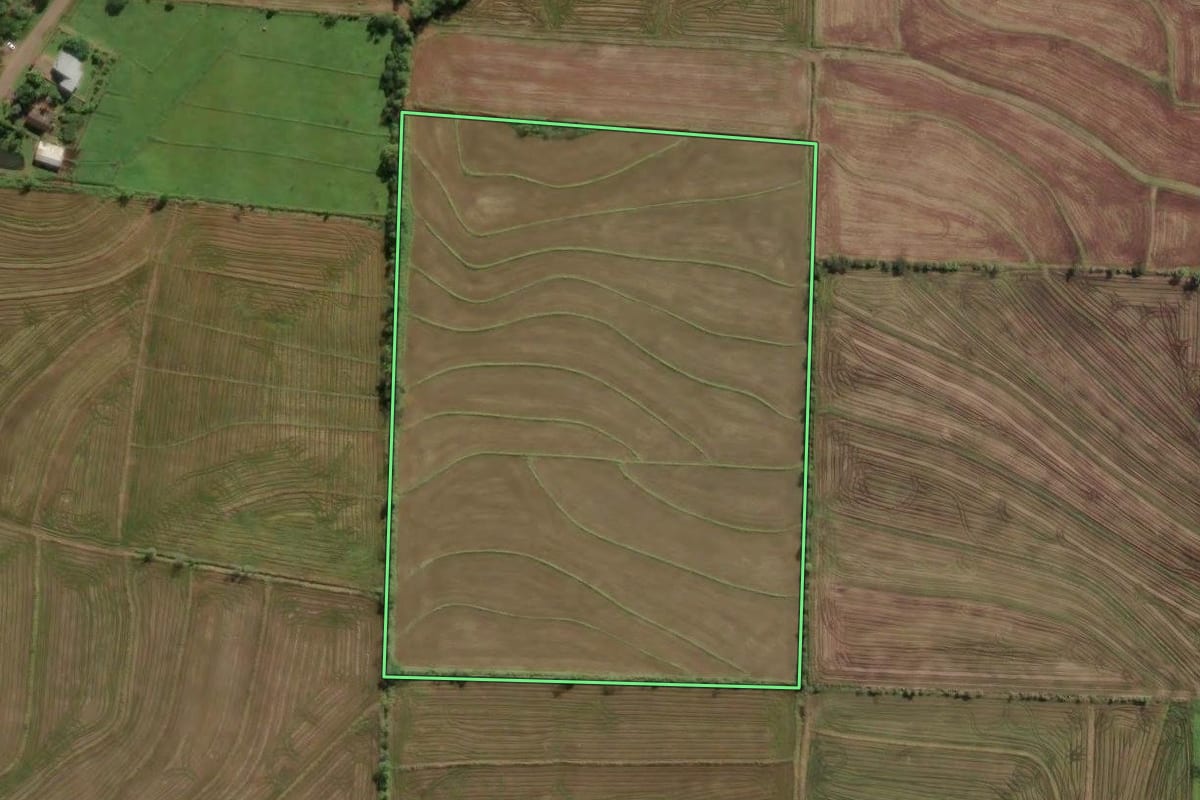 Imagem de satélite do imóvel rural em Morrinhos do Sul (RS), com o contorno declarado no CAR desenhado por cima.