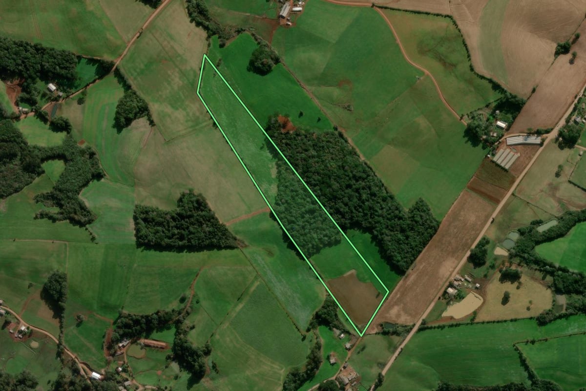 Imagem de satélite do imóvel rural em Muliterno (RS), com o contorno declarado no CAR desenhado por cima.