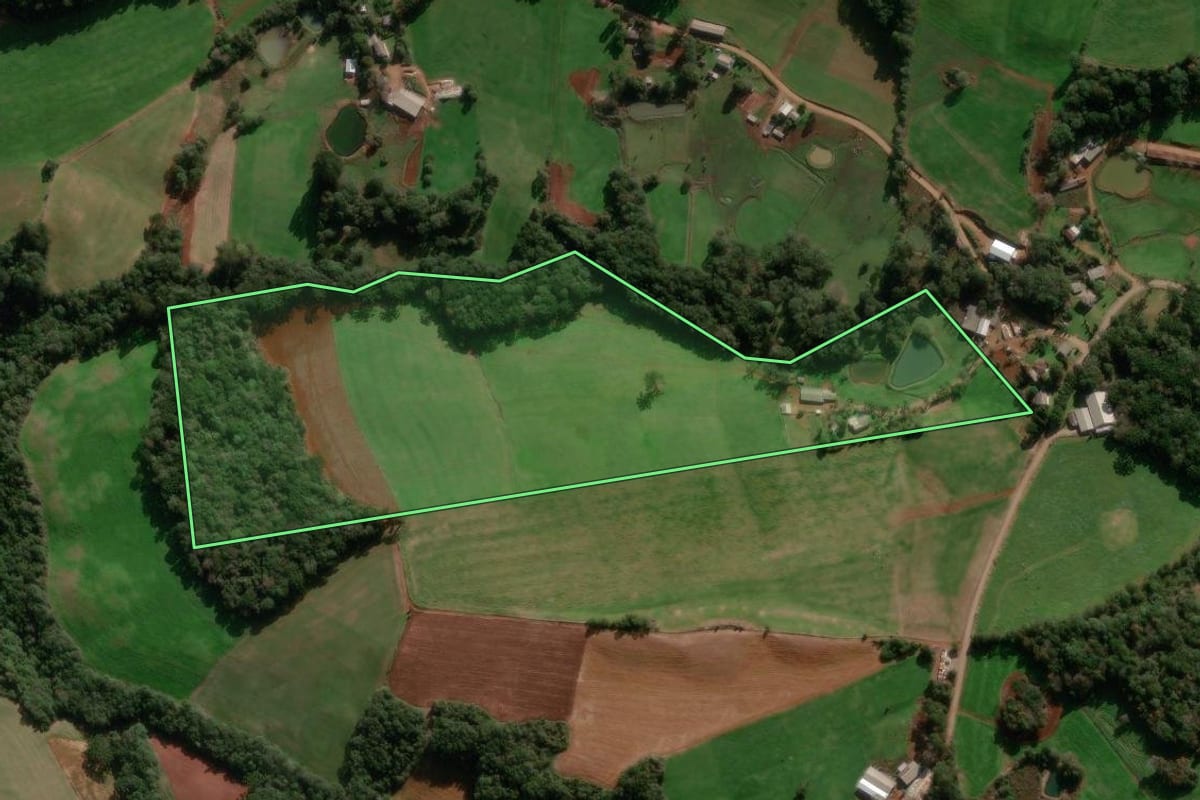 Imagem de satélite do imóvel rural em Muliterno (RS), com o contorno declarado no CAR desenhado por cima.