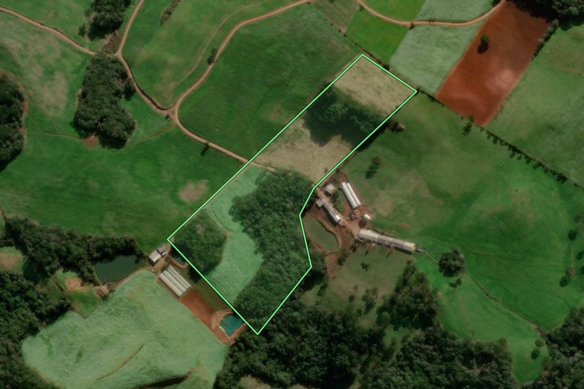 Imagem de satélite do imóvel rural em Muliterno (RS), com o contorno declarado no CAR desenhado por cima.