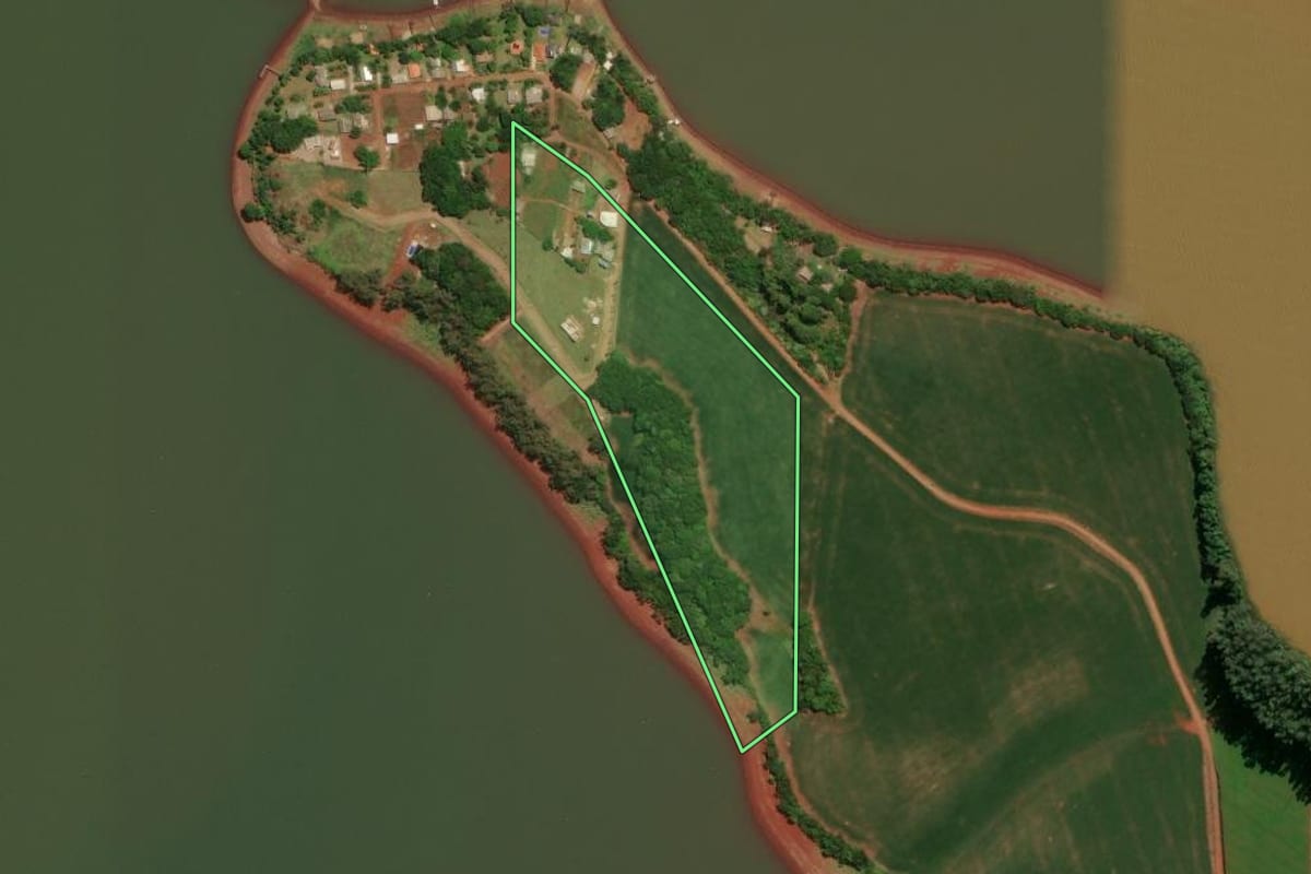 Imagem de satélite do imóvel rural em Nicolau Vergueiro (RS), com o contorno declarado no CAR desenhado por cima.