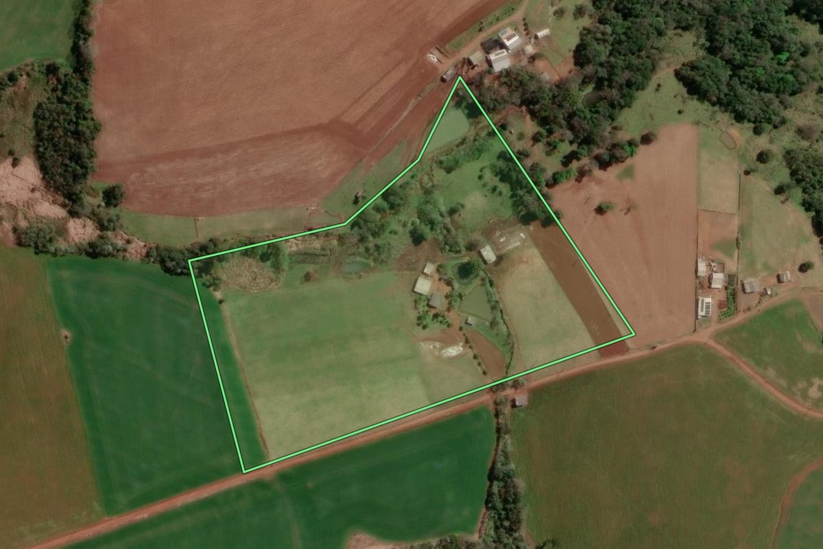 Imagem de satélite do imóvel rural em Nonoai (RS), com o contorno declarado no CAR desenhado por cima.