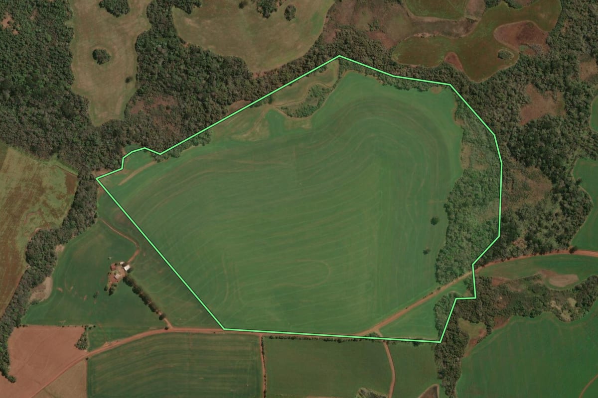 Imagem de satélite do imóvel rural em Nonoai (RS), com o contorno declarado no CAR desenhado por cima.