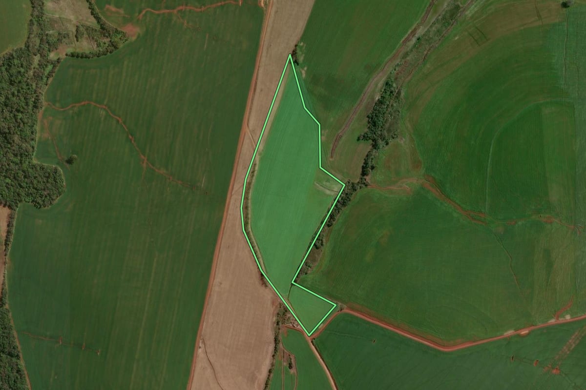 Imagem de satélite do imóvel rural em Nonoai (RS), com o contorno declarado no CAR desenhado por cima.