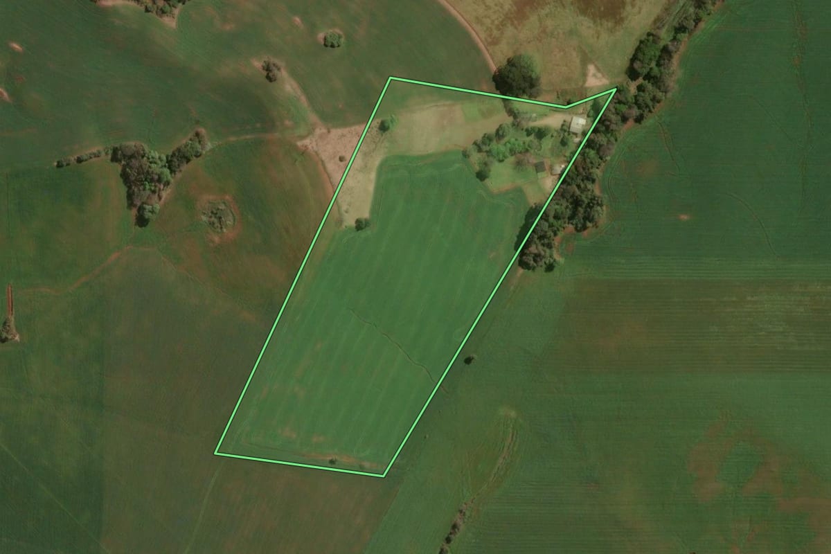 Imagem de satélite do imóvel rural em Nonoai (RS), com o contorno declarado no CAR desenhado por cima.