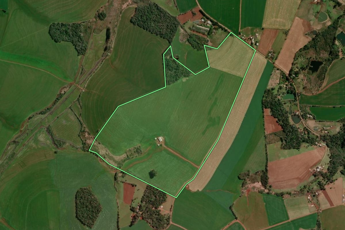 Imagem de satélite do imóvel rural em Nonoai (RS), com o contorno declarado no CAR desenhado por cima.