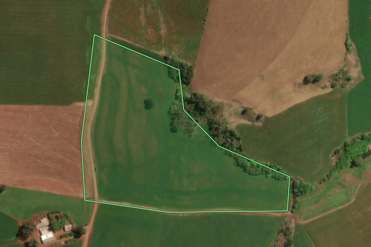 Imagem de satélite do imóvel rural em Nonoai (RS), com o contorno declarado no CAR desenhado por cima.