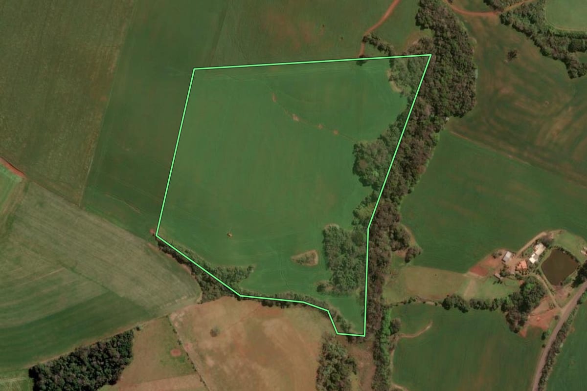 Imagem de satélite do imóvel rural em Nonoai (RS), com o contorno declarado no CAR desenhado por cima.