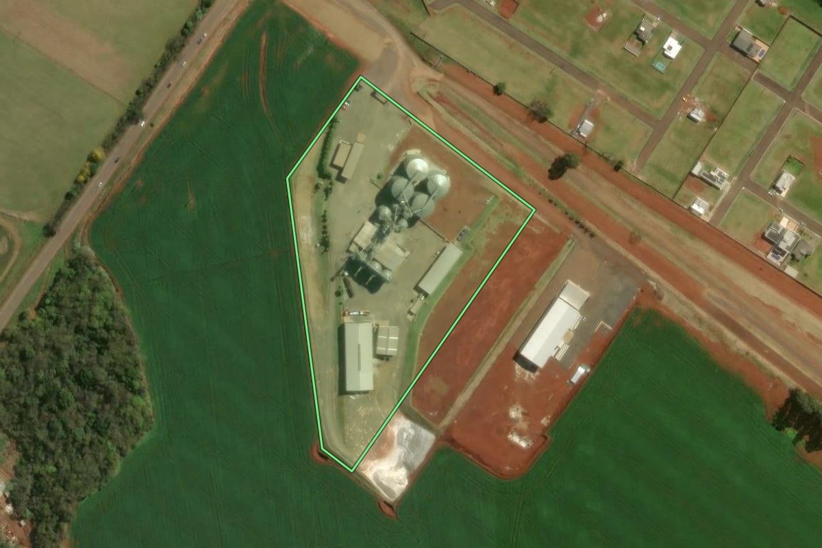 Imagem de satélite do imóvel rural em Nonoai (RS), com o contorno declarado no CAR desenhado por cima.