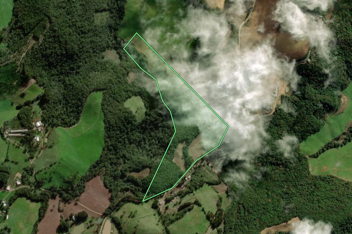 Imagem de satélite do imóvel rural em Nova Alvorada (RS), com o contorno declarado no CAR desenhado por cima.