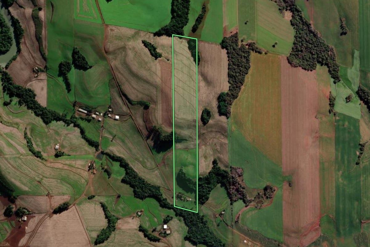 Imagem de satélite do imóvel rural em Nova Boa Vista (RS), com o contorno declarado no CAR desenhado por cima.