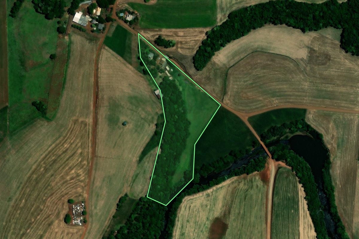 Imagem de satélite do imóvel rural em Nova Boa Vista (RS), com o contorno declarado no CAR desenhado por cima.