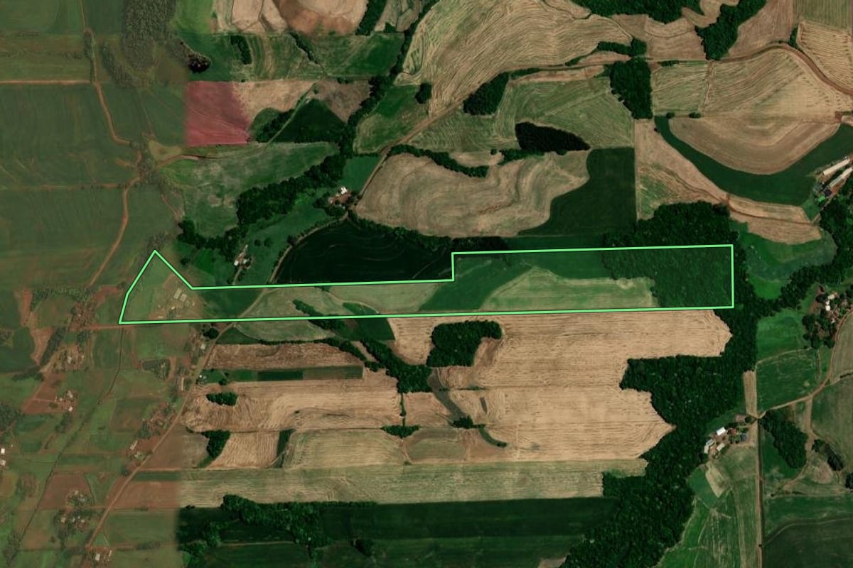 Imagem de satélite do imóvel rural em Nova Boa Vista (RS), com o contorno declarado no CAR desenhado por cima.