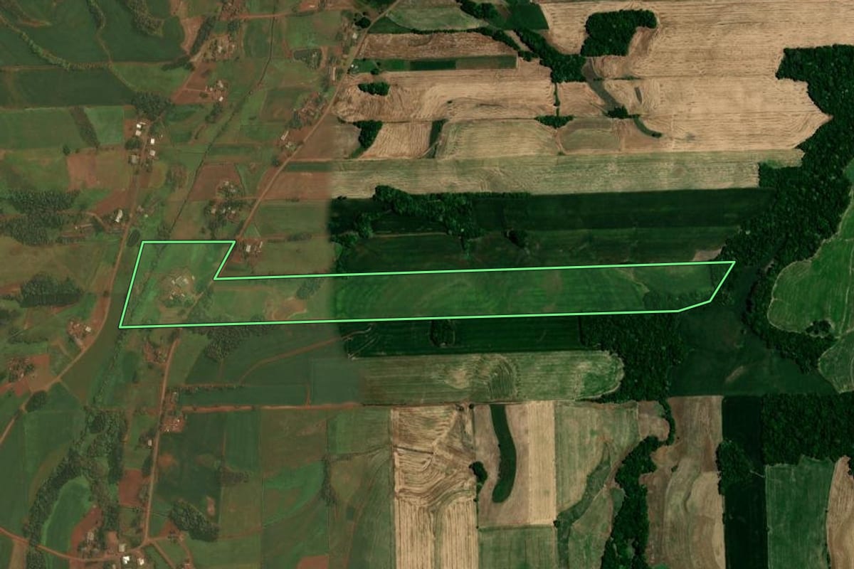 Imagem de satélite do imóvel rural em Nova Boa Vista (RS), com o contorno declarado no CAR desenhado por cima.