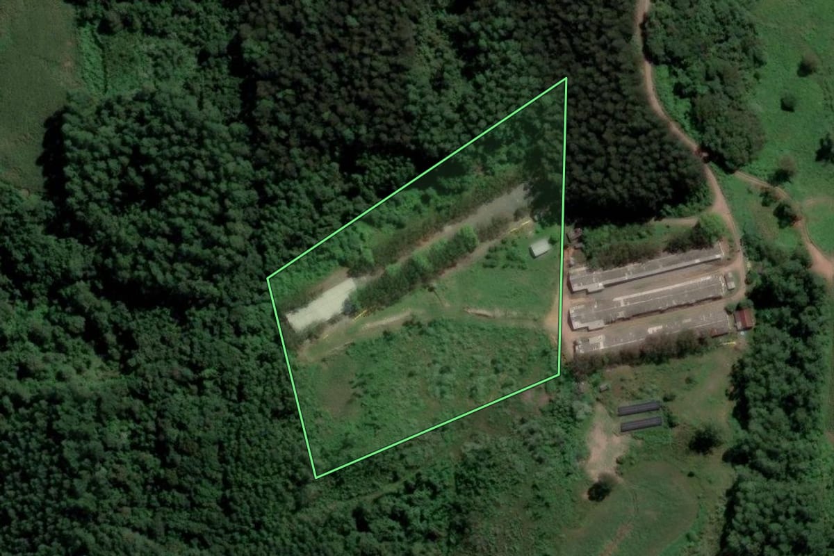 Imagem de satélite do imóvel rural em Nova Bréscia (RS), com o contorno declarado no CAR desenhado por cima.