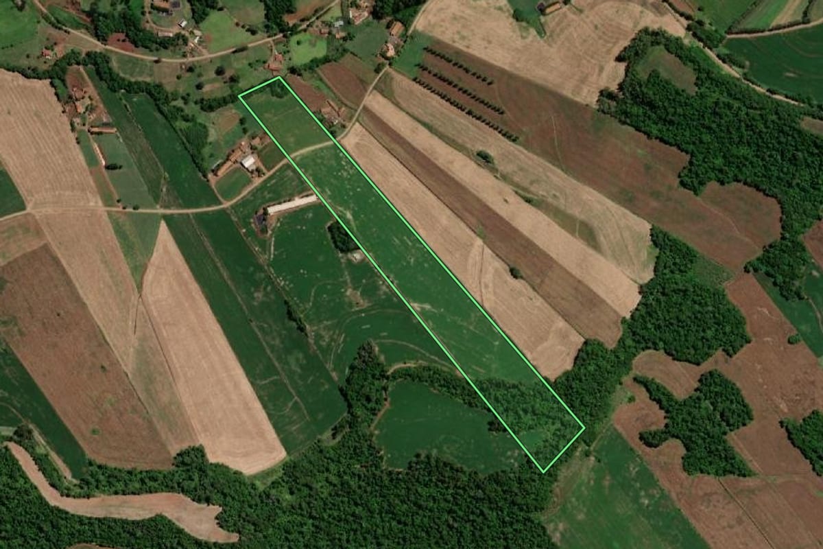 Imagem de satélite do imóvel rural em Nova Candelária (RS), com o contorno declarado no CAR desenhado por cima.