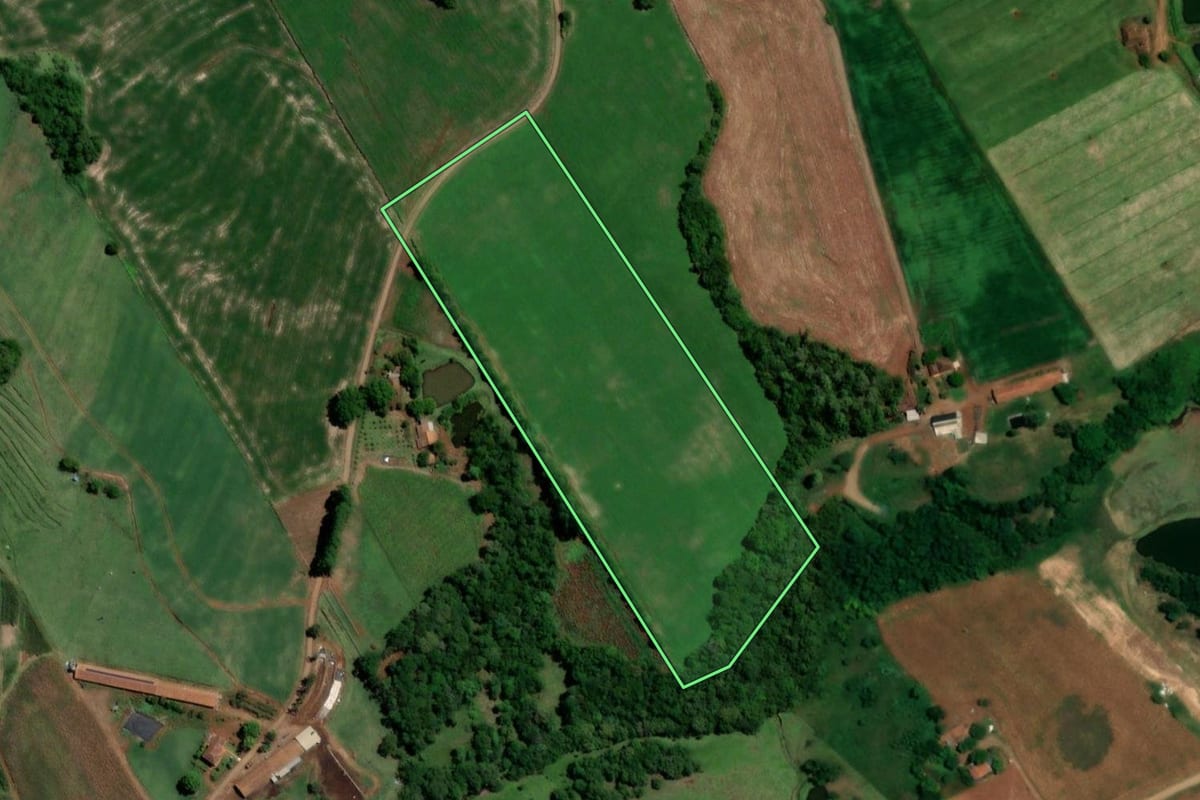 Imagem de satélite do imóvel rural em Nova Candelária (RS), com o contorno declarado no CAR desenhado por cima.