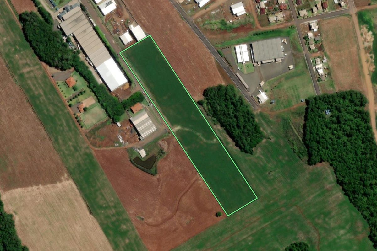 Imagem de satélite do imóvel rural em Nova Candelária (RS), com o contorno declarado no CAR desenhado por cima.