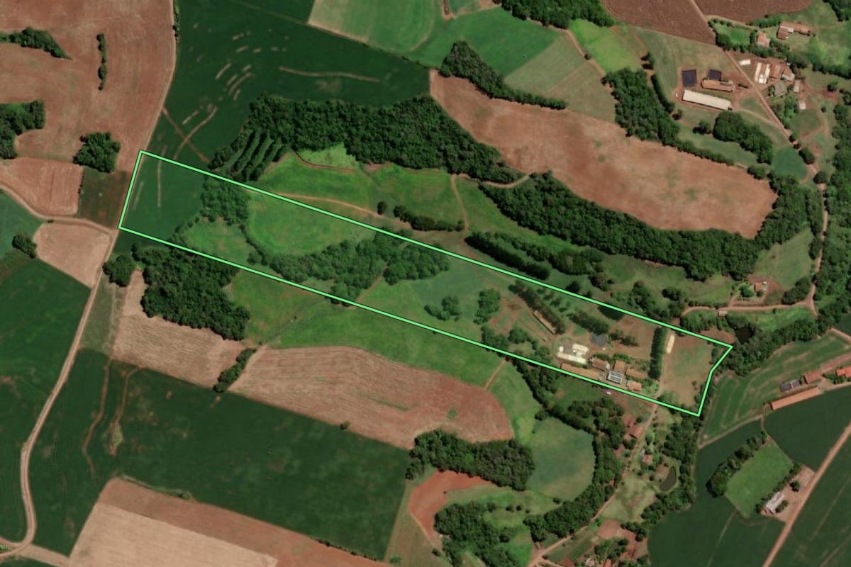 Imagem de satélite do imóvel rural em Nova Candelária (RS), com o contorno declarado no CAR desenhado por cima.