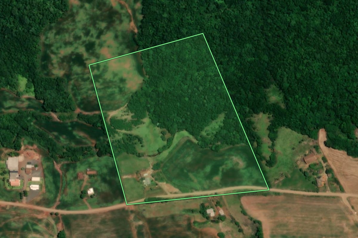Imagem de satélite do imóvel rural em Nova Candelária (RS), com o contorno declarado no CAR desenhado por cima.