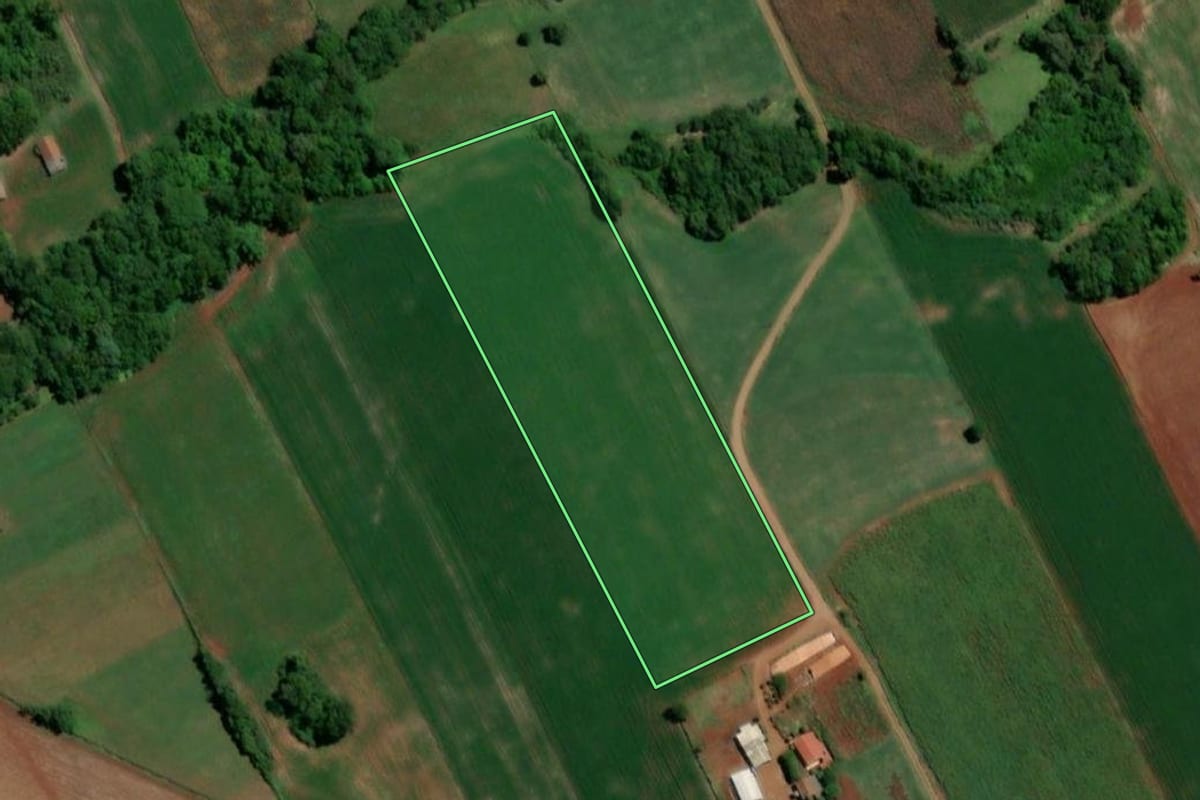 Imagem de satélite do imóvel rural em Nova Candelária (RS), com o contorno declarado no CAR desenhado por cima.